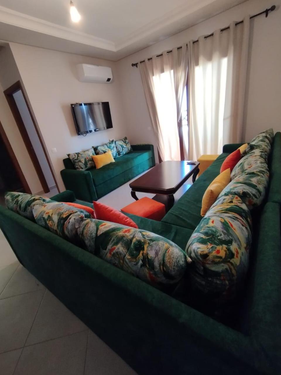 Lilac'S Garden Vue Piscine Мдик Экстерьер фото