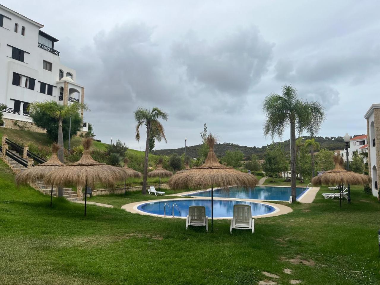 Lilac'S Garden Vue Piscine Мдик Экстерьер фото