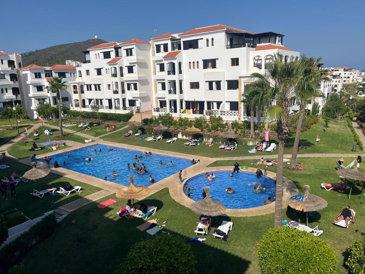 Lilac'S Garden Vue Piscine Мдик Номер фото